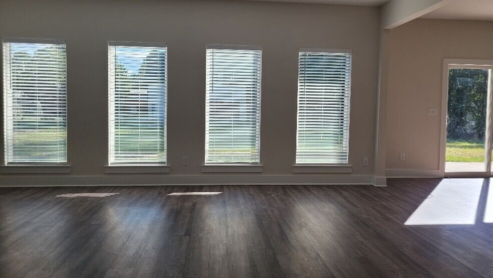 Building Photo - 7474 Igou Gap Rd