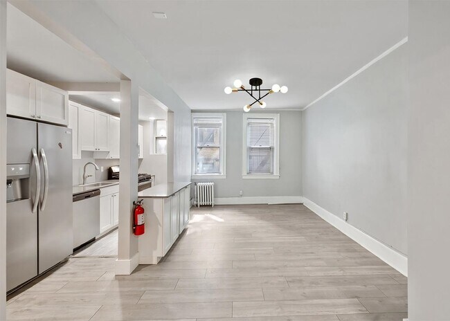 Primary Photo - 7435 JFK Blvd E