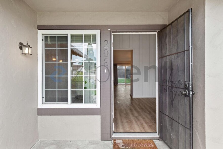 Building Photo - 208 Richard Pl