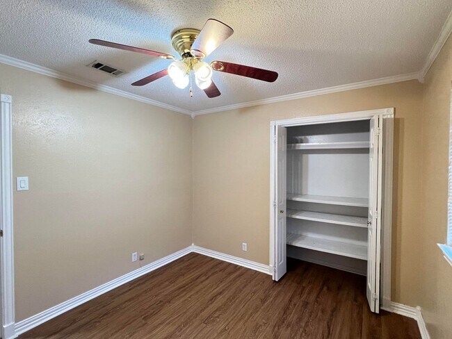 Building Photo - Shelmar Drive