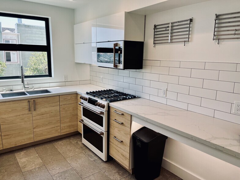 Kitchen - 95 Gates St