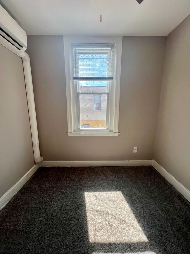 Building Photo - Recently Renovated 3-Bedroom Townhome in Allegheny West! Available NOW!