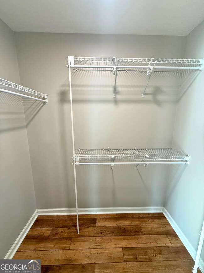 Building Photo - 122 Royal Acres Cir