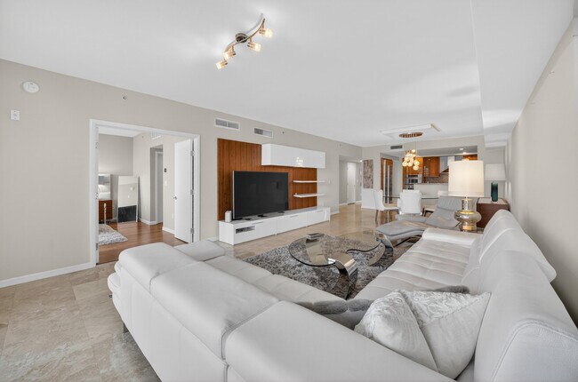 Building Photo - 45 Hendricks Isle