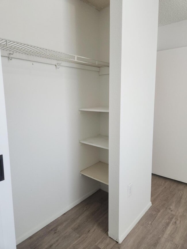 Building Photo - 1212 Chelwood Park Blvd NE