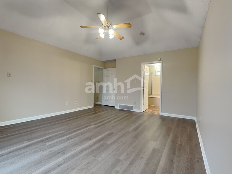 Building Photo - 7562 Sandy Brook Cv