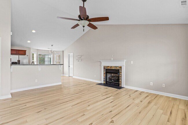 Building Photo - 214 Tall Tree Court