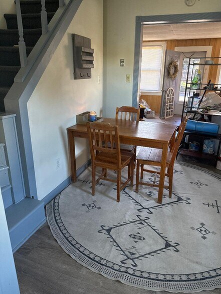 Building Photo - 53 Edgewater ave