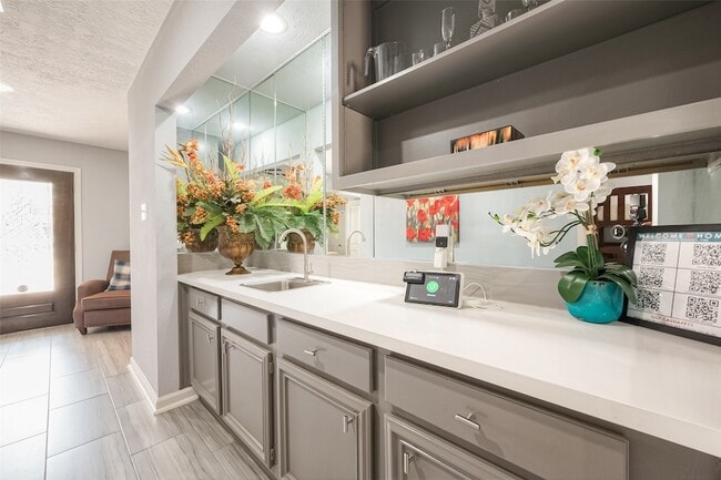 Building Photo - 1723 Rock Fence Dr