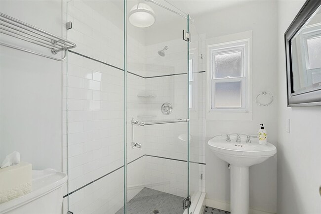 Building Photo - 9 Bulkley Manor