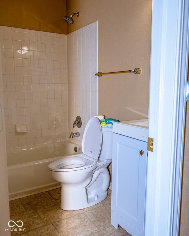 Building Photo - 10634 Cyrus Dr