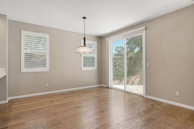 Building Photo - Beautiful East Davis Home