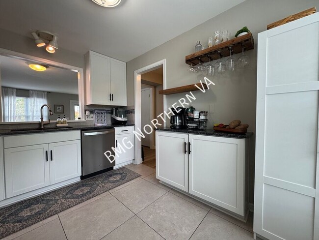 Building Photo - 301 Bridle Crest Square NE