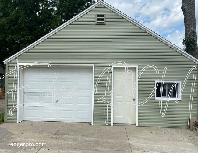 Building Photo - Charming 1 Bedroom, 1 Bathroom Home in Waterloo, IA!