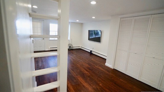 Building Photo - 125 Montvale Ave