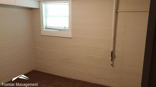 Building Photo - 626 Bertrand St