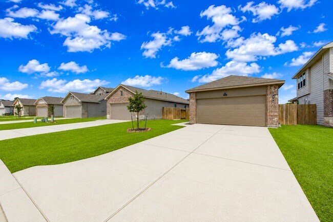 Building Photo - 14469 Sugar Pines Dr