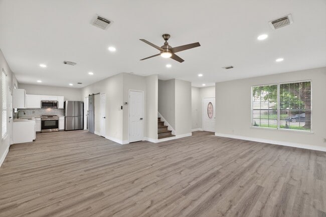 Building Photo - 918 Ivycroft Ln