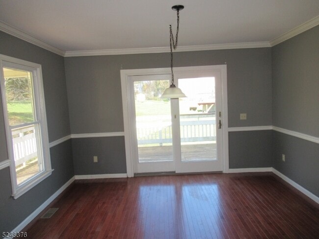 Building Photo - 1 Lakeview Terrace
