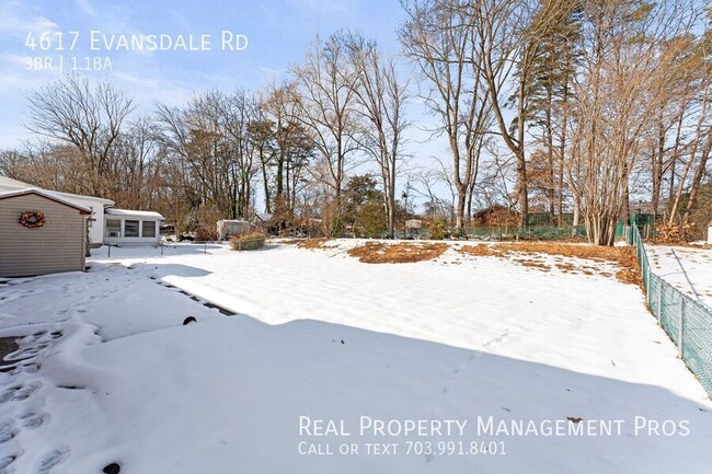 Building Photo - Charming Woodbridge Rambler with Spacious ...