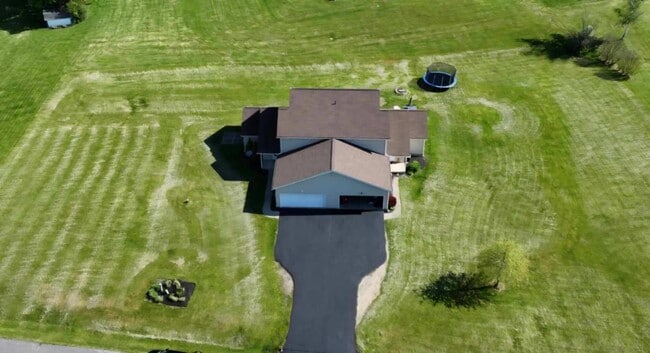 Building Photo - 2406 Meadow Spring Cir