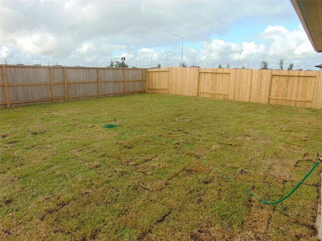 Building Photo - 6918 Morales Way