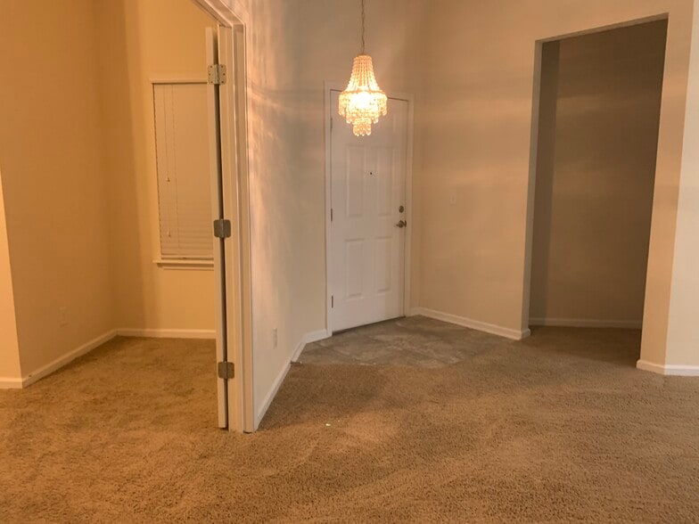 Entry and Study Nook - 200 Larkin Place