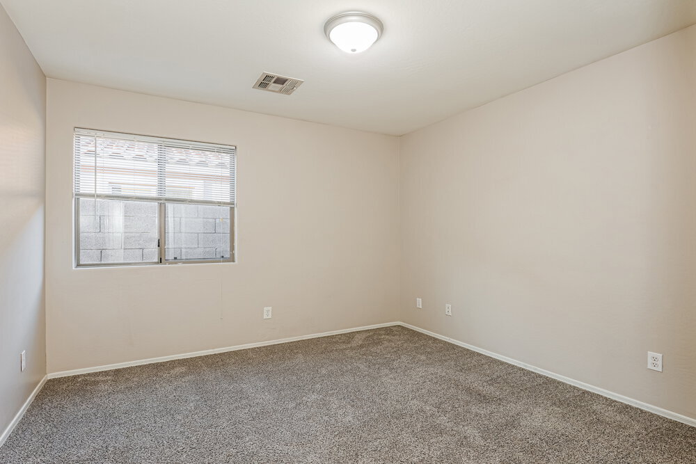 Building Photo - 7814 S 72nd Ln