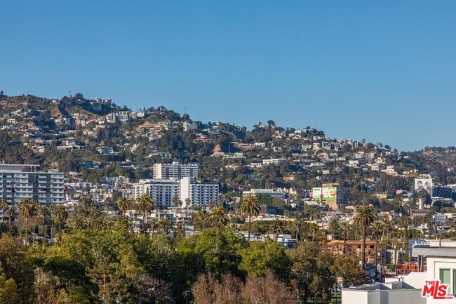 Building Photo - 455 N Palm Dr