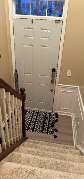 Building Photo - 6948 Vistamere Way