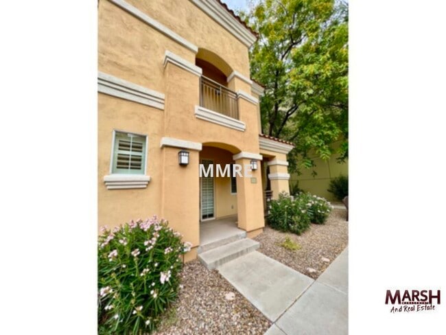 Building Photo - Very nice 3 bedroom town home with 2 car g...