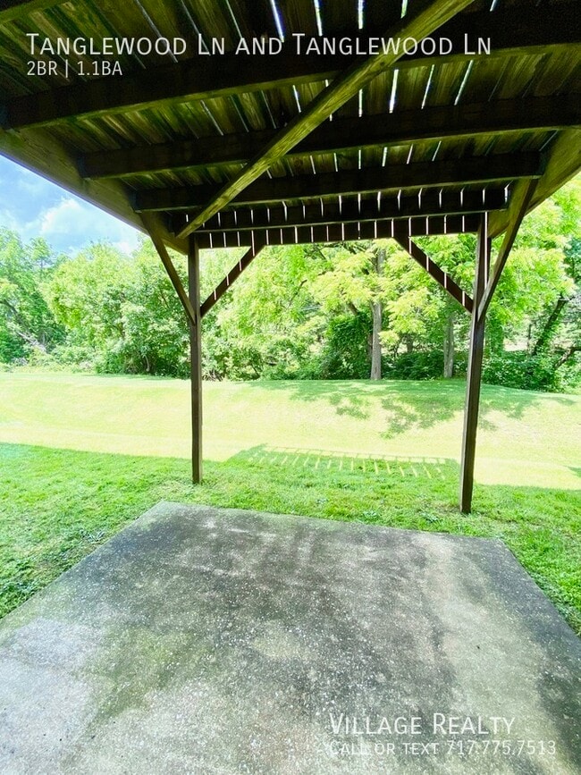 Building Photo - 442 Tanglewood Ln