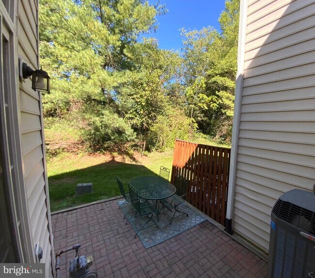 Building Photo - 5722 Governors Pond Cir