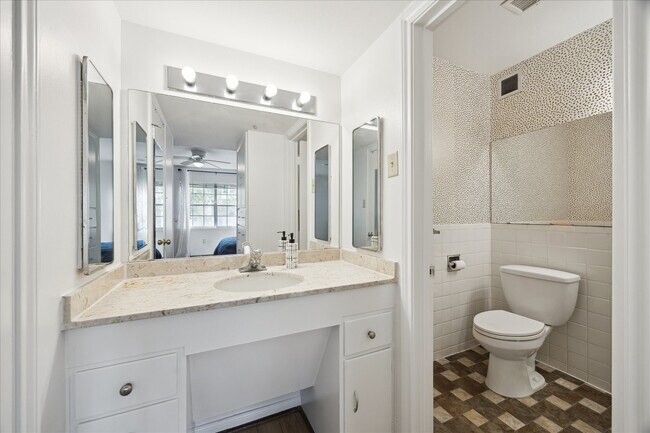 Building Photo - 2600 Bellefontaine St