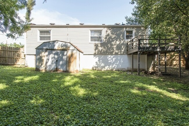 Building Photo - 6215 Laredo Ave