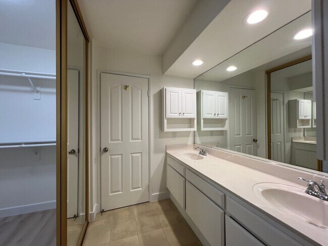 Building Photo - Gorgeous 3 bedrooms, 2 baths in highly desired North La Quinta