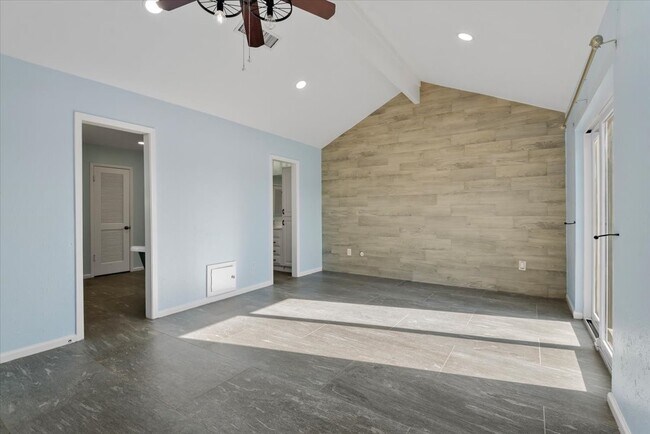 Building Photo - 6003 Long Leaf Dr