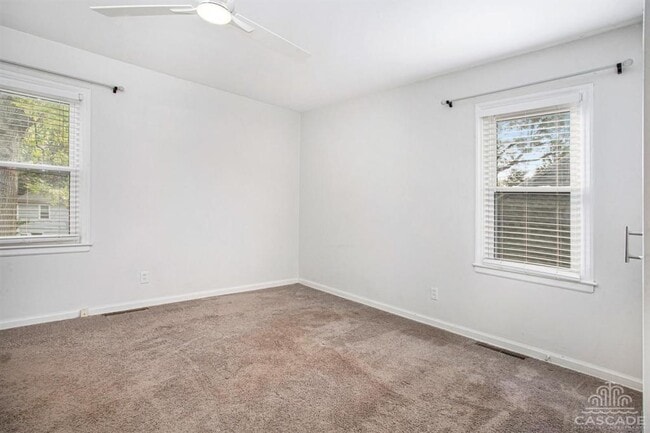 Building Photo - 1005 W 90th Terrace