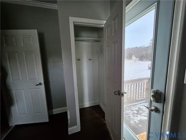 Building Photo - 5195 Lennie Rd