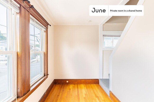 Building Photo - Room in Shared 5 bed/2 bath home