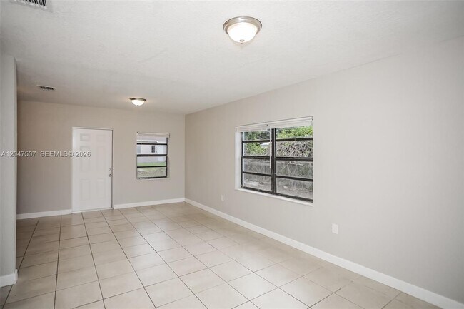 Building Photo - 14640 Tyler St