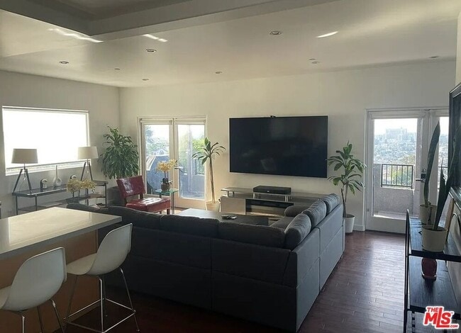 Building Photo - 3320 Two Tree Ave