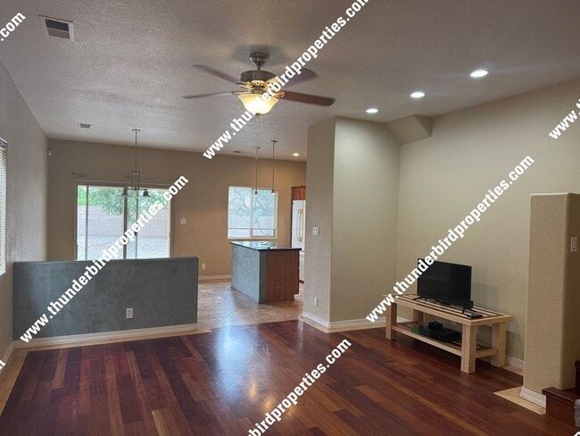 Building Photo - Gated Community available NOW!