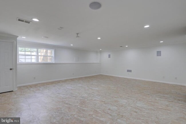 Building Photo - 101 Pearce Ln