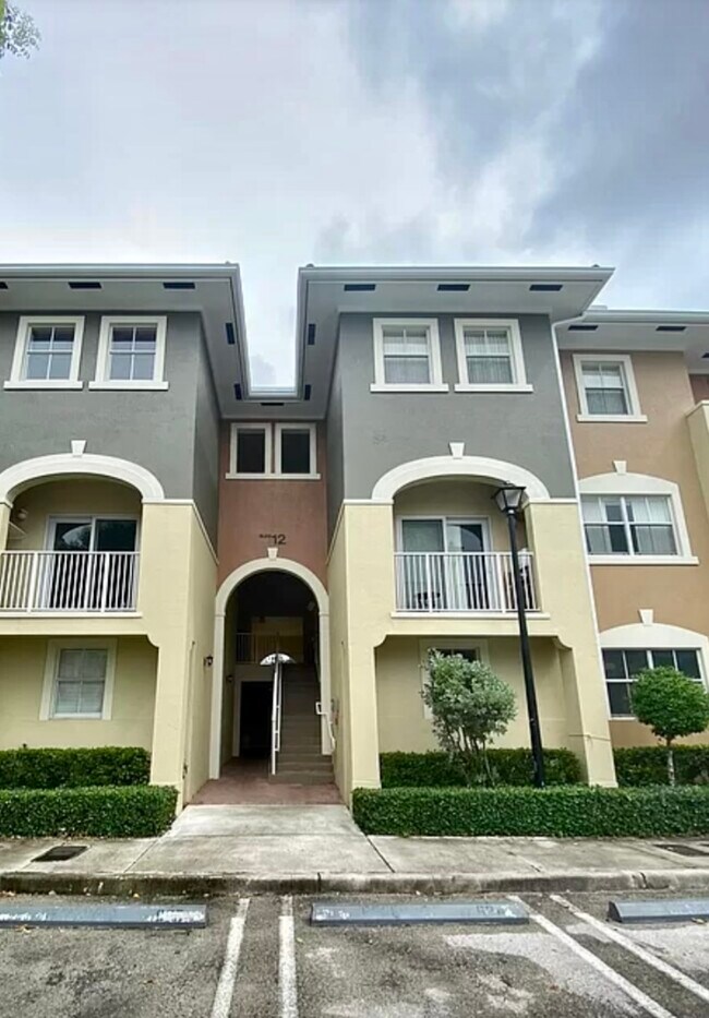 Building Photo - 8899 NW 107th Ct