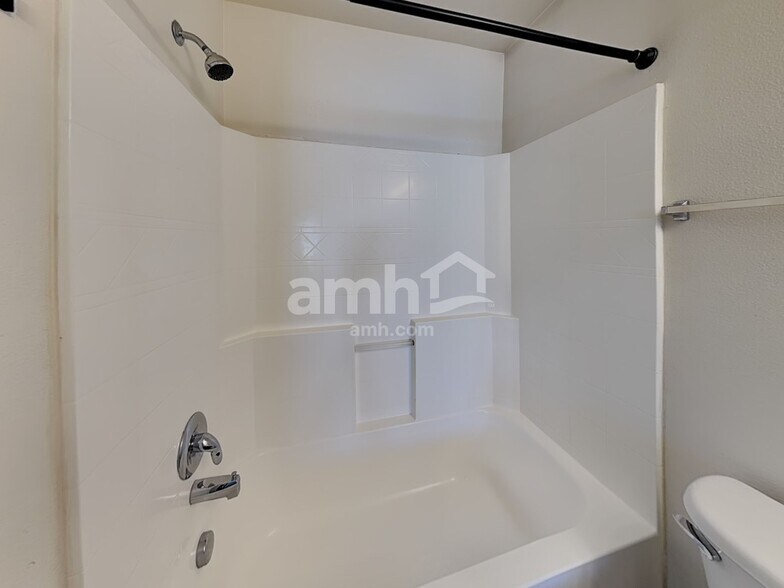 Building Photo - 3342 W Wave Dr