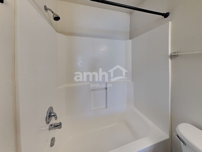 Building Photo - 3342 W Wave Dr