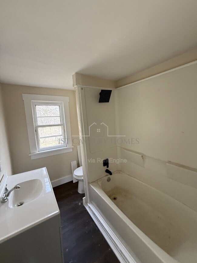 Building Photo - 2213 17th St NE