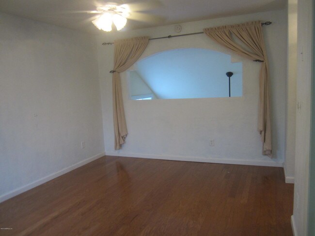 Building Photo - 4401 Seagate Ln N