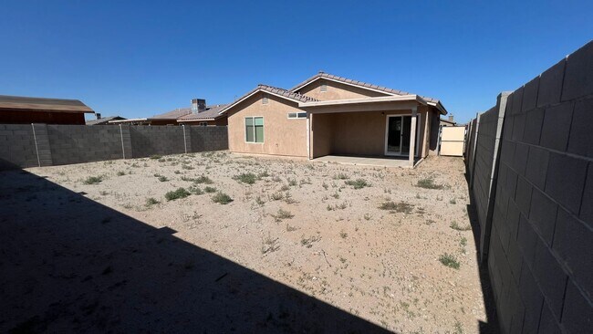 Building Photo - DESERT SANDS